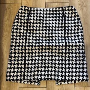 White House Black Market Houndstooth Pencil Skirt